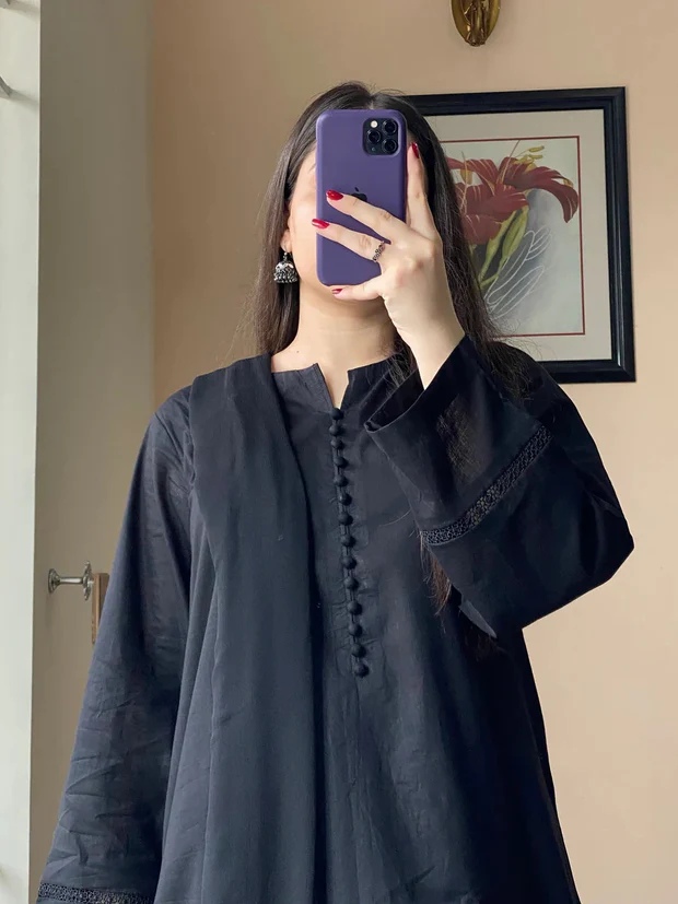 Black Elegance - Image 2