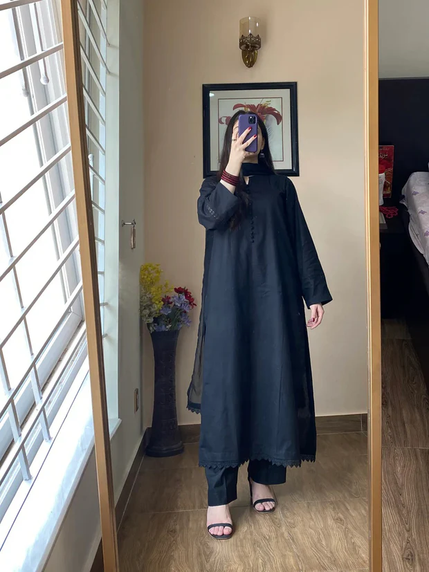 Black Elegance - Image 3